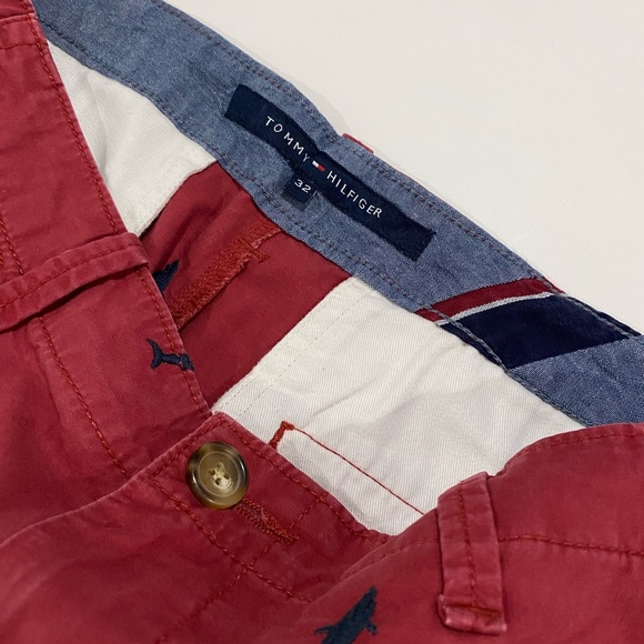 Tommy Hilfiger Shorts - Picture 2 of 3